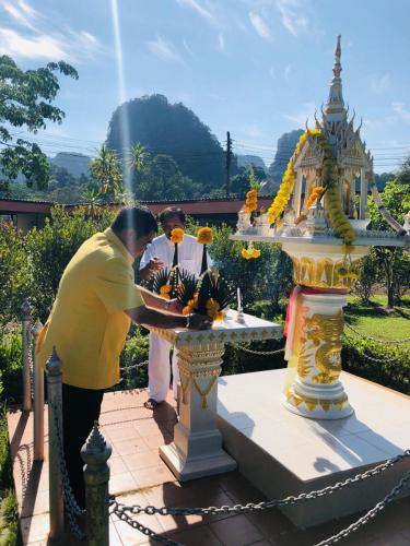 ไหว้ศาลพระภูมิ ปี62 190405 0005