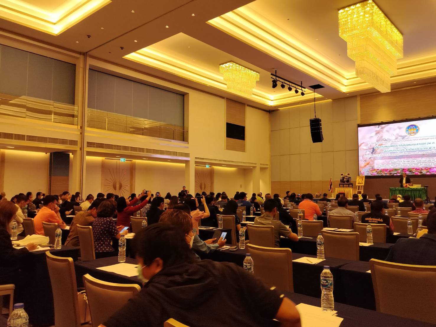 ร่วมประชุมปรึกษาหารือร่วมกับบุคคลภาคส่วนต่างๆในจังหวัดนครสวรรค์เกี่ยวกับแผนพัฒนาจังหวัดนครสวรรค์(พ.ศ.2566-2570) ฉบับทบทวนประจำปีงบประมาณ พ.ศ.2568 ตามมาตรา 24 แห่งพระราชกฤษฏีกาว่าด้วยการบริหารงานเชิงพื้นที่แบบบูรณาการ พ.ศ.2565