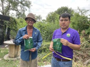 มอบปัจจัยการผลิตแก่เกษตรกร ภายใต้ ศพก.