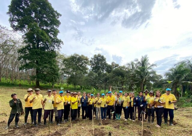 LINE_ALBUM_วันรักต้นไม้_251027_32