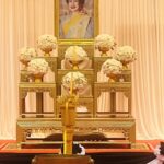 เข้าร่วมพิธีถวายสักการะสรงน้ำพระบรมศพ และลงนามความไว้อาลัย สมเด็จพระนางเจ้าสิริกิติพระบรมราชินีนาถ พระบรมราชชนนีพันปีหลวง