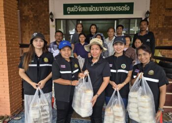 ศวพ.ตรัง จัดทำข้าวกล่องเพื่อช่วยเหลือประชาชนผู้ประสบอุทกภัยจากน้ำป่าไหลหลาก ในพื้นที่อำเภอปะเหลียน จังหวัดตรัง