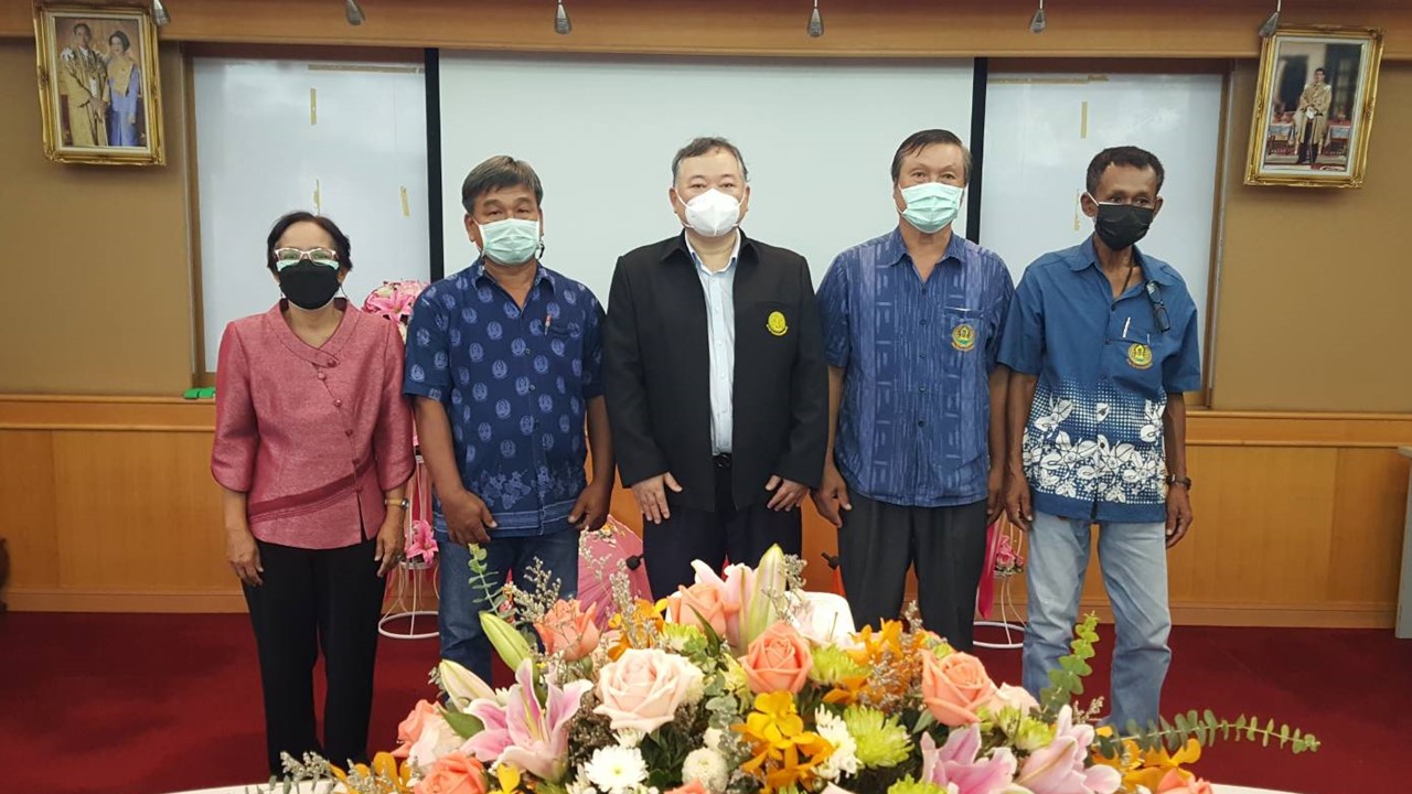 พิธีมอบของที่ระลึกให้ผู้เกษียณอายุราชการของสถาบันวิจัยเกษตรวิศวกรรม ประจำปี 2564