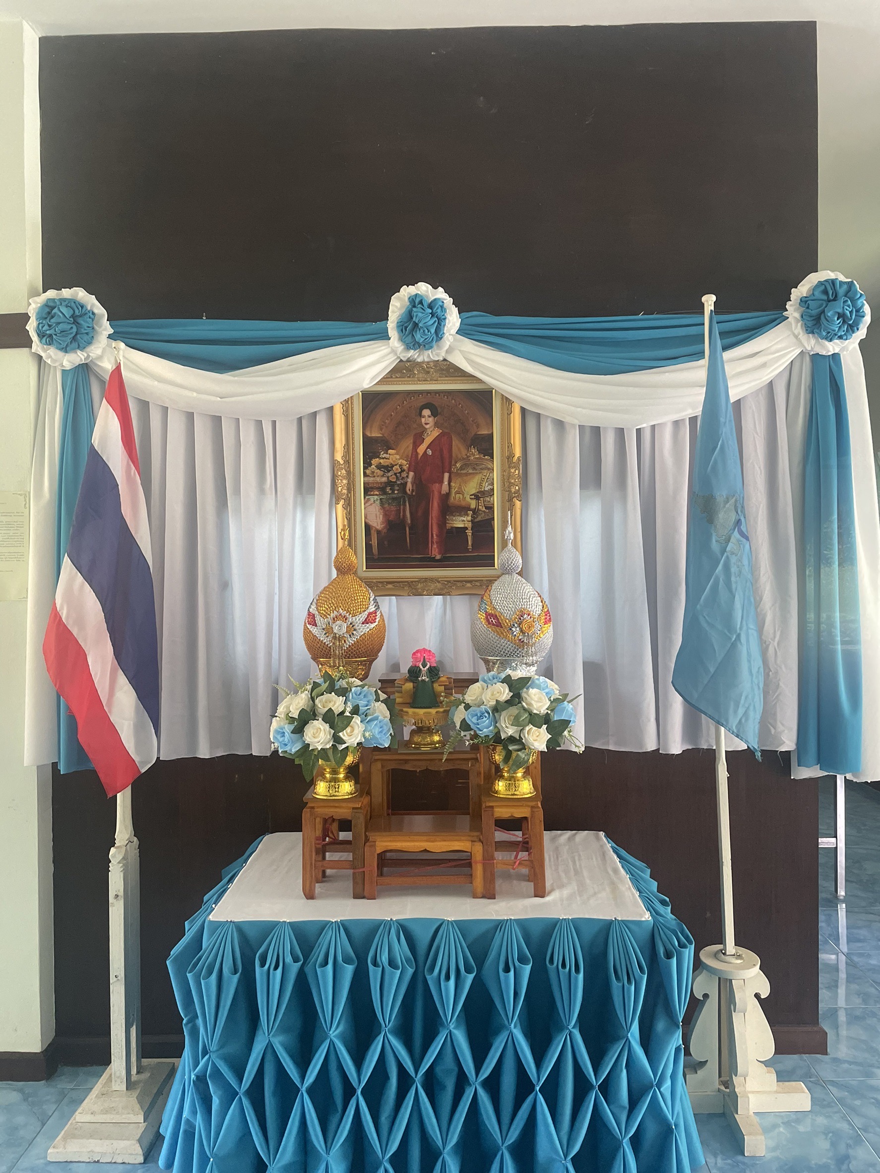 เจ้าหน้าที่ศูนย์วิจัยเกษตรวิศวกรรมจันทบุรี  เข้าร่วมกิจกรรมจิตอาสาปลูกต้นไม้เฉลิมพระเกียรติสมเด็จพระนางเจ้าสิริกิติ์ พระบรมราชินีนาถพระบรมราชชนนีพันปีหลวง เนื่องในโอกาสมหามงคลเฉลิมพระชนมพรรษา 90 พรรษา