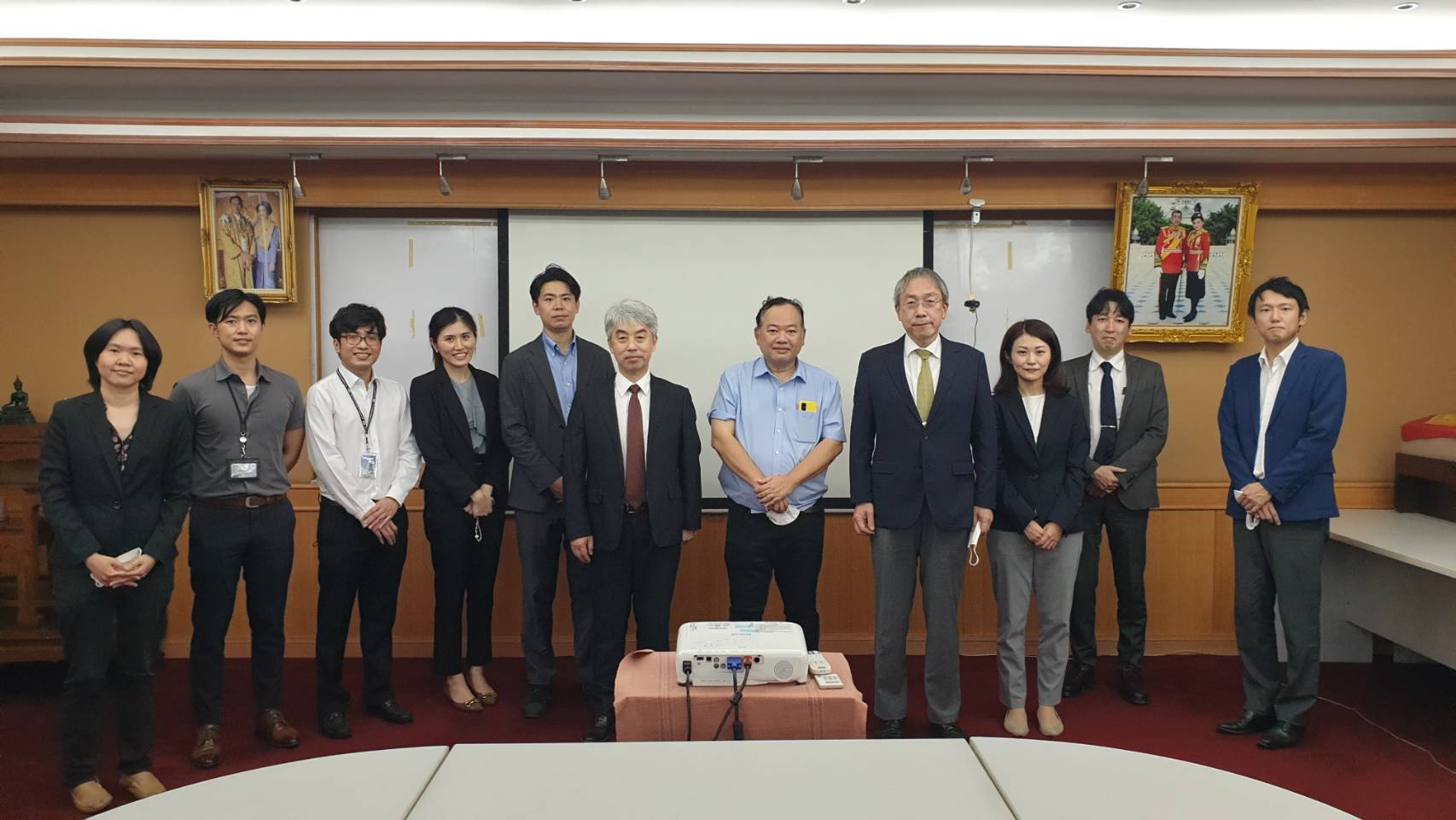 นายอัคคพล เสนาณรงค์  ให้การต้อนรับ Dr.Koichi AMAHA  Director ของ Institute of Agricultural machinery,  National Agriculture and Food Research Organization และคณะ