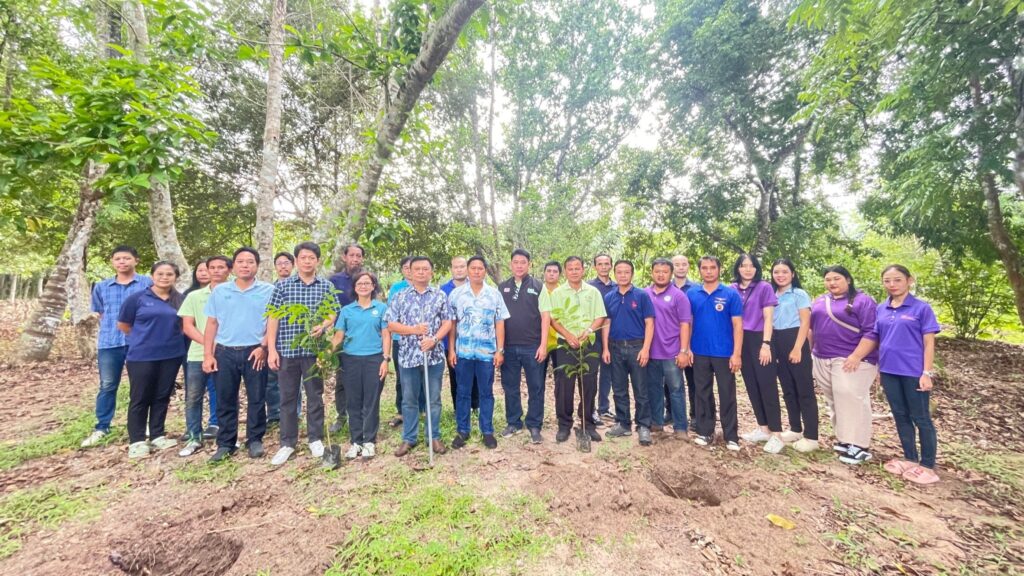 ผู้อำนวยการสถาบันวิจัยเกษตรวิศวกรรม พร้อมด้วยคณะกรรมการบริหารสถาบันฯ ร่วมกิจกรรมวันต้นไม้ประจำปีของชาติ ณ ศูนย์วิจัยเกษตรวิศวกรรมจันทบุรี