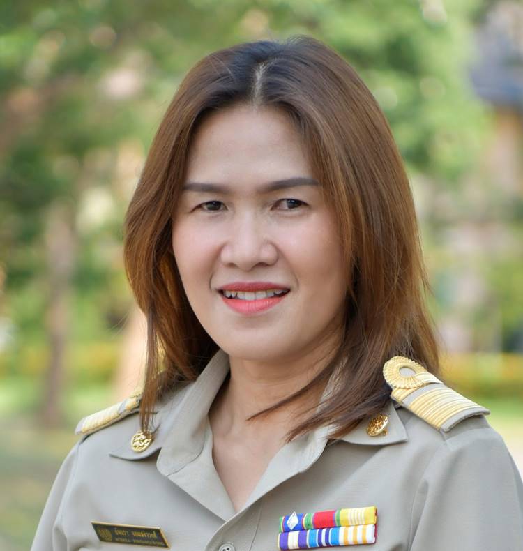 นางสาวอัจฉรา จอมสง่าวงศ์ 