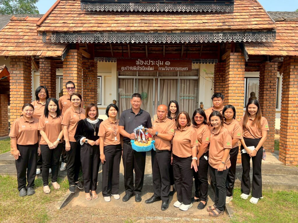 ผู้อำนวยการสถาบันวิจัยพืชไร่และพืชทดแทนพลังงาน ลงพื้นที่ติดตามความก้าวหน้างานวิจัย ศูนย์วิจัยพืชไร่เชียงใหม่