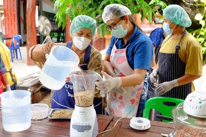 คณะทำงานภาคประชาชนของศูนย์ฯ ร่วมกับเกษตรกร ศพก. เครือข่าย และวิสาหกิจขุมชน อ.บ้านไผ่ จ.ขอนแก่น จัดกิจกรรม