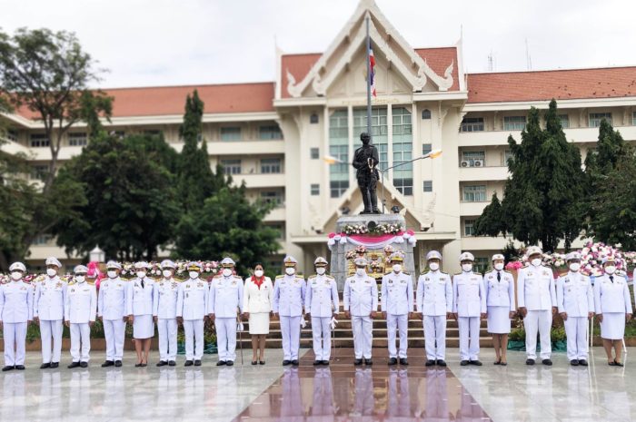 พิธีวางพวงมาลาถวายสักการะน้อมรำลึกในพระมหากรุณาธิคุณ เนื่องในวันคล้ายวันสวรรคต พระบาทสมเด็จพระจุลจอมเกล้าเจ้าอยู่หัว รัชกาลที่ 5