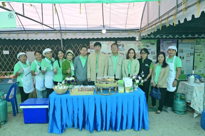ร่วมจัดนิทรรศการด้านพืชไร่พันธุ์ดีของกรมวิชาการเกษตร​