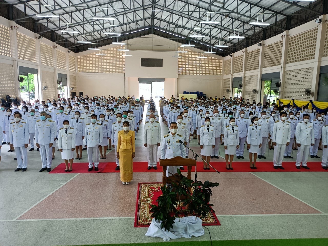 วันที่ 28 กรกฎาคม 2565 นางสาวรวีวรรณ เชื้อกิตติศักดิ์ ผู้อำนวยการศูนย์วิจัยพืชไร่อุบลราชธานี มอบหมายให้ข้าราชการ ลูกจ้างประจำ พนักงานราชการ เข้าร่วมพิธีถวายสัตย์ปฏิญาณตนเพื่อเป็นข้าราชการที่ดี และพลังของแผ่นดิน