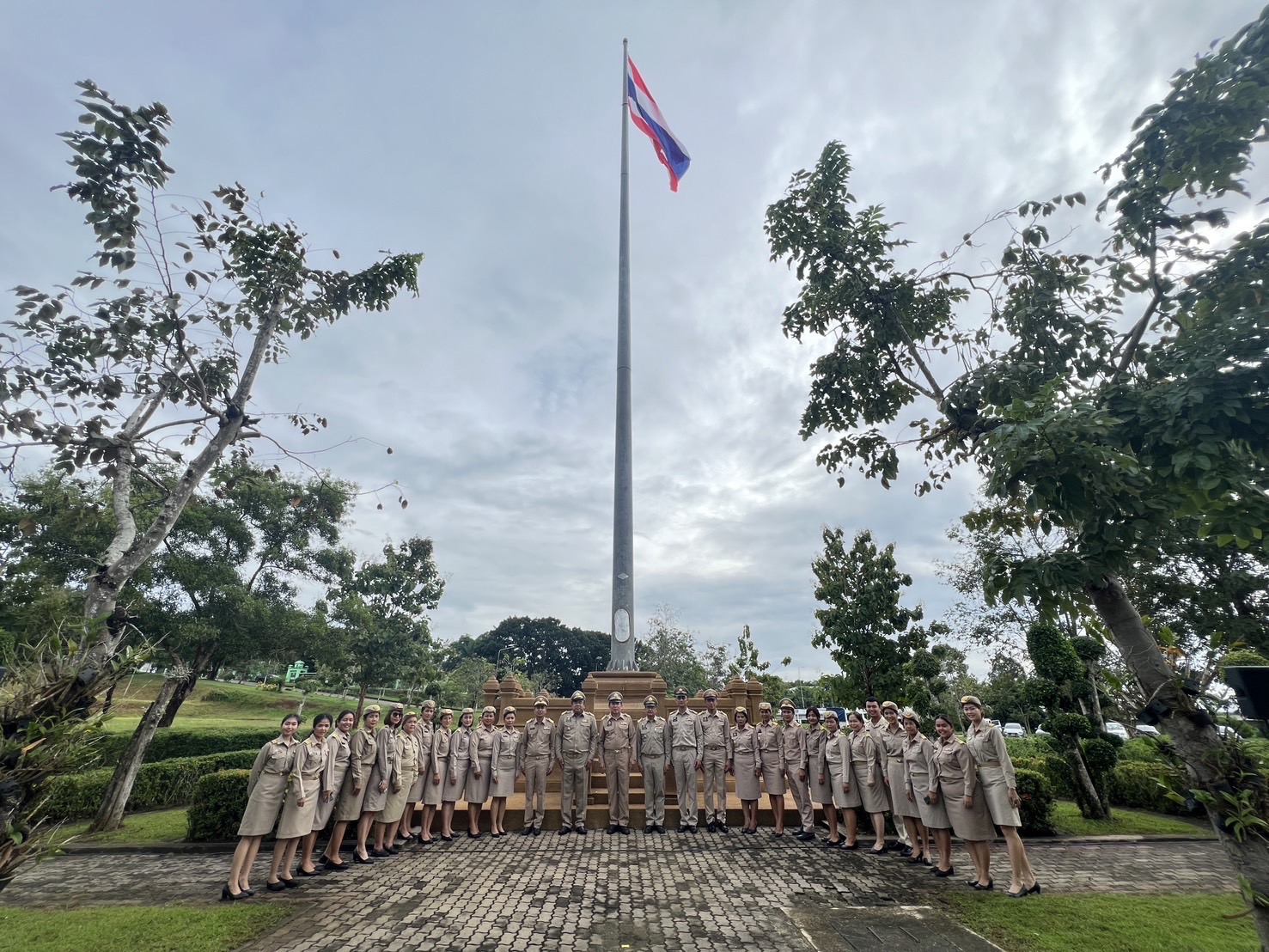 วันพระราชทานธงชาติไทย ศาลากลางจังหวัดชุมพร ศูนย์ราชการจังหวัดชุมพร ประจำปี 2568