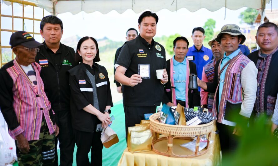 ร่วมต้อนรับ นายรพีภัทร์ จันทรศรีวงศ์ อธิบดีกรมวิชาการเกษตร ในการลงพื้นที่ไปยังแปลงต้นแบบ