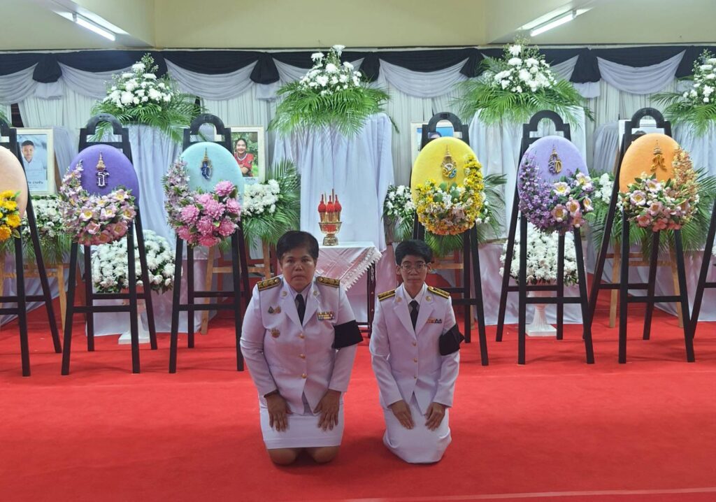 ร่วมพิธีบำเพ็ญกุศลศพพลเรือนที่เสียชีวิตจากสถานการณ์ชายแดน ไทย – กัมพูชา จังหวัดศรีสะเกษ