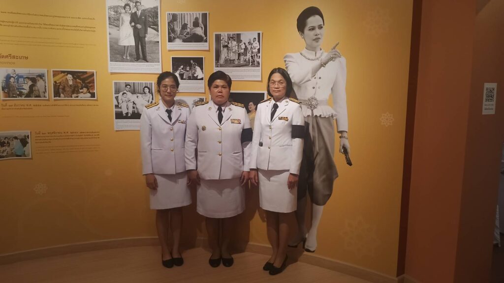 ร่วมพิธีถวายสักการะพระบรมศพสมเด็จพระนางเจ้าสิริกิติ์ พระบรมราชินีนาถ พระบรมราชชนนีพันปีหลวง