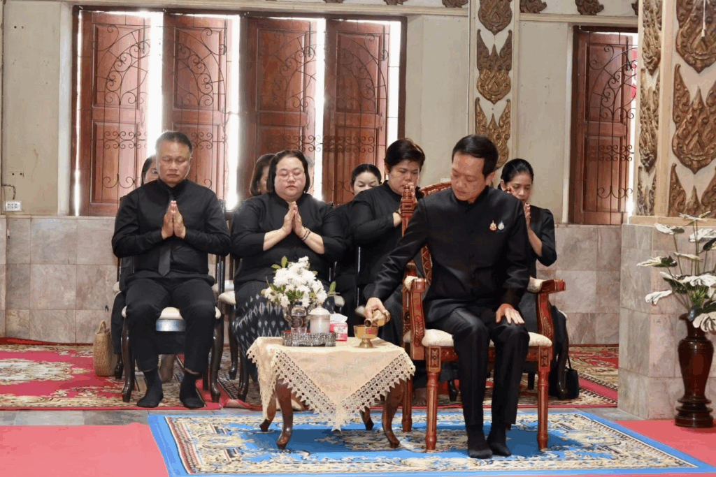 ร่วมพิธีบำเพ็ญกุศลสวดพระอภิธรรม อุทิศถวายพระราชกุศลแด่ สมเด็จพระนางเจ้าสิริกิติ์ พระบรมราชินีนาถ พระบรมราชชนนีพันปีหลวง
