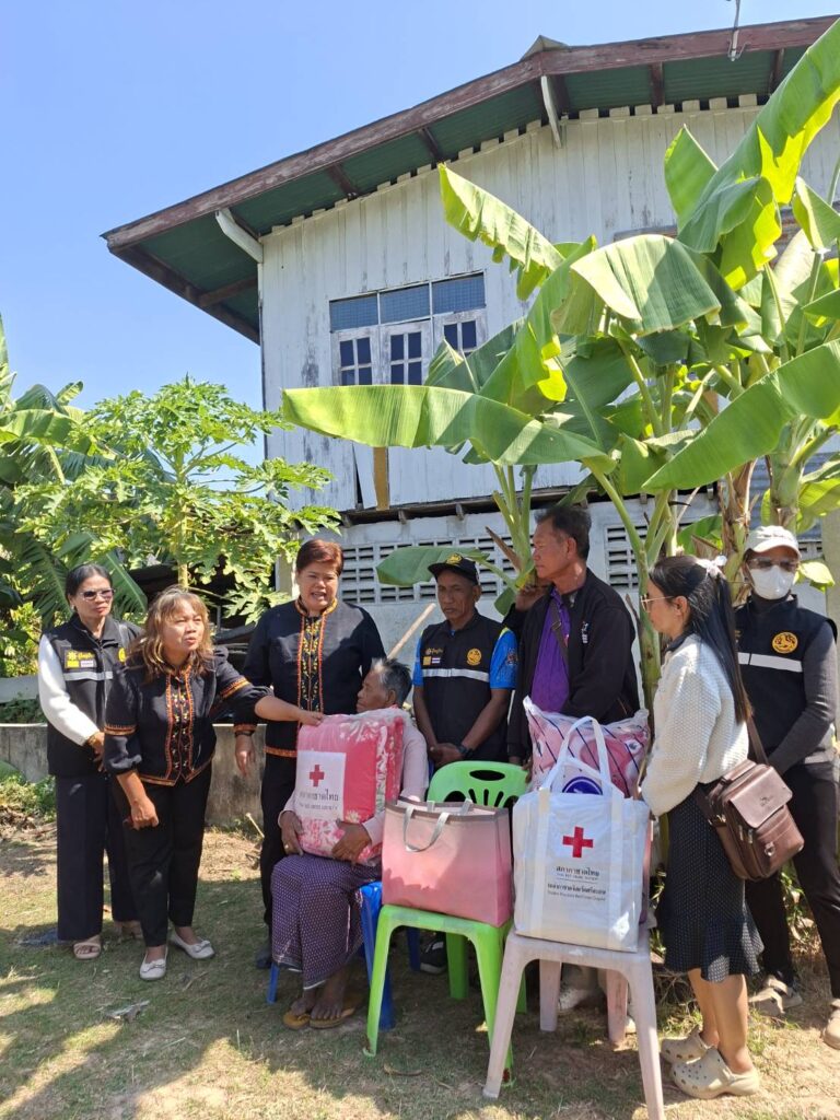 ร่วมพิธีเปิดโครงการส่งความสุขปีใหม่ สายใยแห่งรัก จากใจไทศรีสะเกษ ถวายเป็นพระราชกุศลแด่สมเด็จพระนางเจ้าสิริกิติ์ พระบรมราชินีนาถ พระบรมราชชนนีพันปีหลวง
