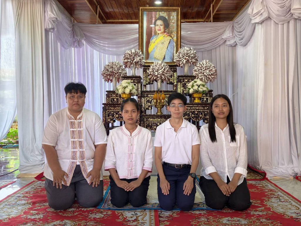 ร่วมพิธีสวดพระพุทธมนต์และเจริญจิตตภาวนา อุทิศถวายเป็นพระราชกุศลแด่ สมเด็จพระนางเจ้าสิริกิติ์ พระบรมราชินีนาถ พระบรมราชชนนีพันปีหลวง