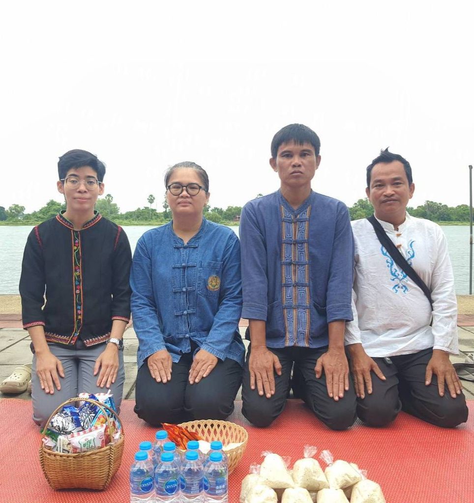 ร่วมกิจกรรม “ศรีสะเกษพร้อมใจ นุ่งผ้าไทยใส่บาตร ทำความดี วิถีพอเพียง” เพื่ออุทิศถวายเป็นพระราชกุศลแด่สมเด็จพระนางเจ้าสิริกิติ์ พระบรมราชินีนาถ พระบรมราชชนนี พันปีหลวง