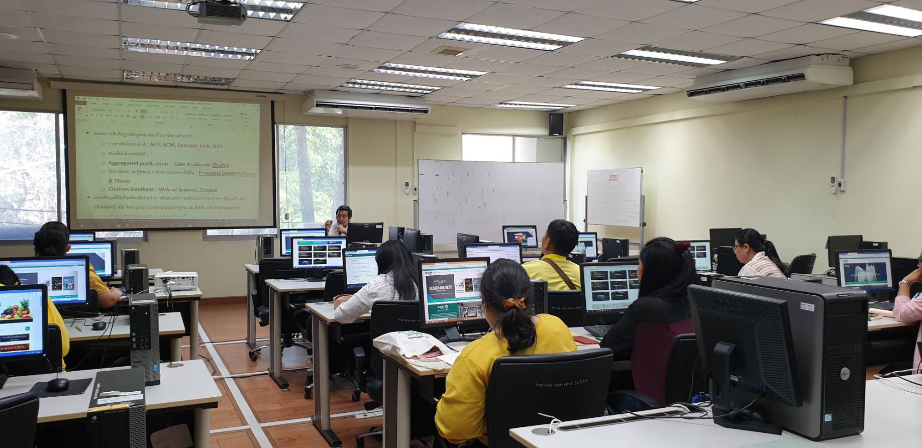 ฝึกอบรมการใช้งานฐานข้อมูล Agricultural & Environmental Science Database