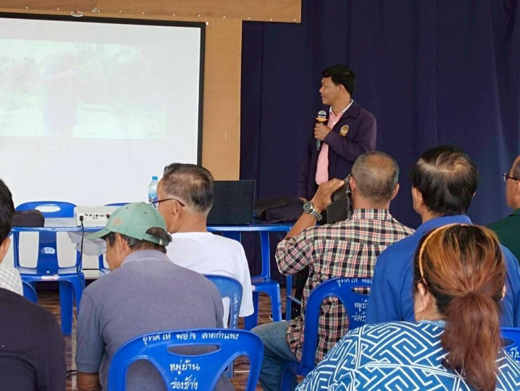 ถ่ายทอดความรู้ เทคโนโลยีและนวัตกรรมการผลิตลำไยคุณภาพ สาธิตการตัดแต่งกิ่งลำไย