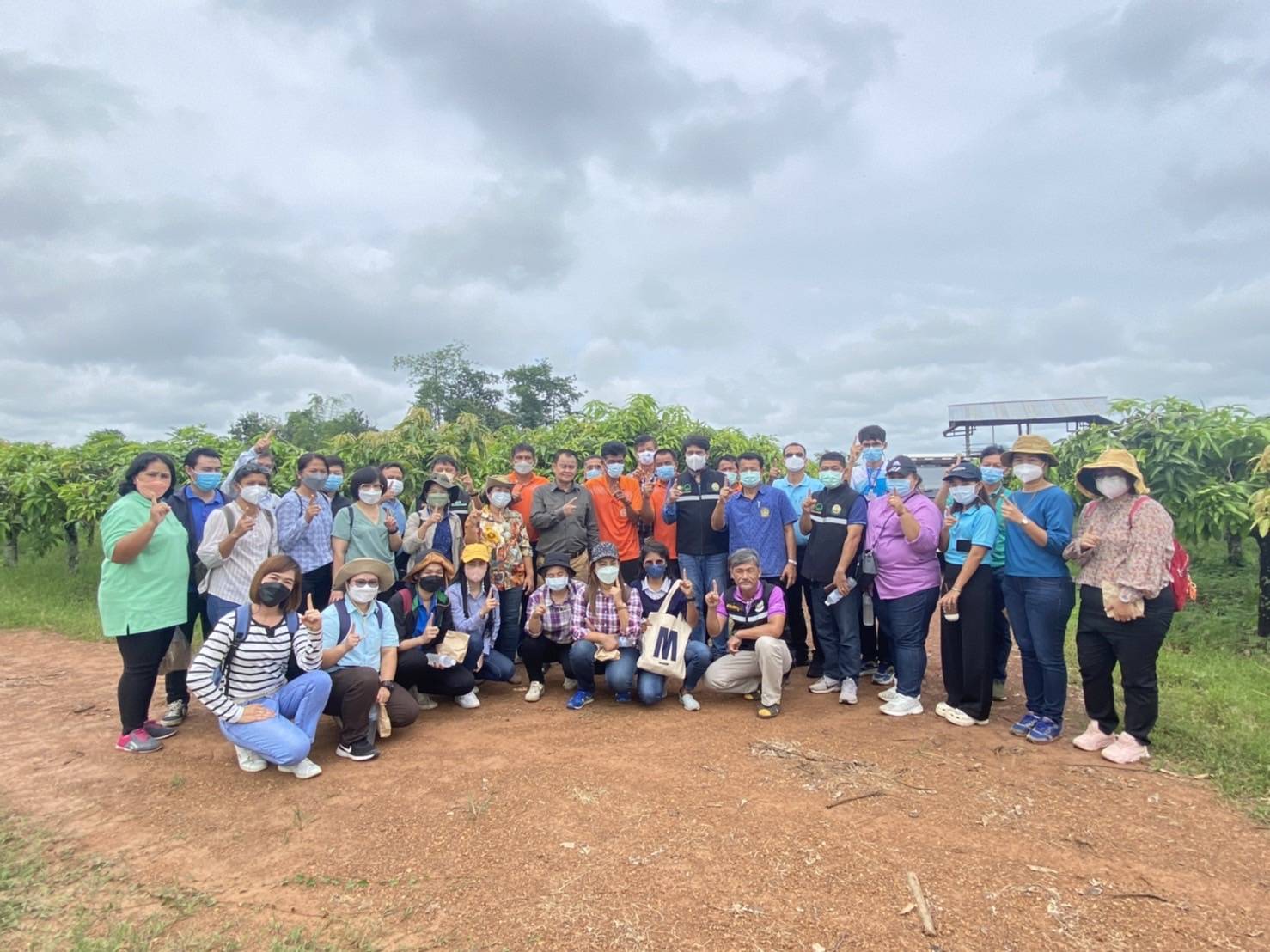 ประชุมคณะกรรมการรับรองมาตรฐานการผลิตพืช สวพ.2  ครั้งที่ 9/2565 และเข้าตรวจเยี่ยมแปลงพืช GAP ดีเด่น