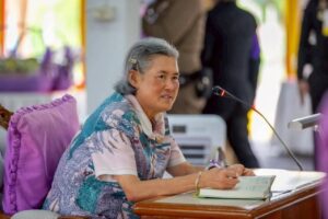 ร่วมรับเสด็จ พลเอกหญิง สมเด็จพระกนิษฐาธิราชเจ้า กรมสมเด็จพระเทพรัตนราชสุดาฯ สยามบรมราชกุมารี