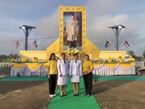 ร่วมพิธีสวดพระพุทธมนต์ และทำบุญตักบาตรถวายเป็นพระราชกุศล พระสงฆ์ จำนวน 89 รูป เนื่องในวันนวมินทรมหาราช 13 ตุลาคม 2568
