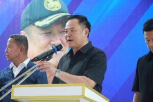 ร่วมให้การต้อนรับนายกรัฐมนตรี และรัฐมนตรีว่าการกระทรวงมหาดไทย ในการลงพื้นที่ตรวจราชการจังหวัดอ่างทอง