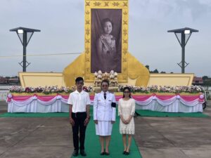 ร่วมพิธีสวดพระพุทธมนต์และทำบุญตักบาตรถวายพระราชกุศล เนื่องในโอกาสการประกาศยกย่องพระเกียรติคุณพระราชกรณียกิจในวาระครบ 100 ปี สมเด็จพระนางเจ้ารำไพพรรณี พระบรมราชินี ในราชกาลที่ 7
