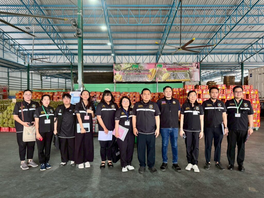 LINE_ALBUM_3 กปน (7.4.69)ร่วมมกอชตรวจโรงคัดบรรจุ และชุดเฉพาะฯ_260408_7