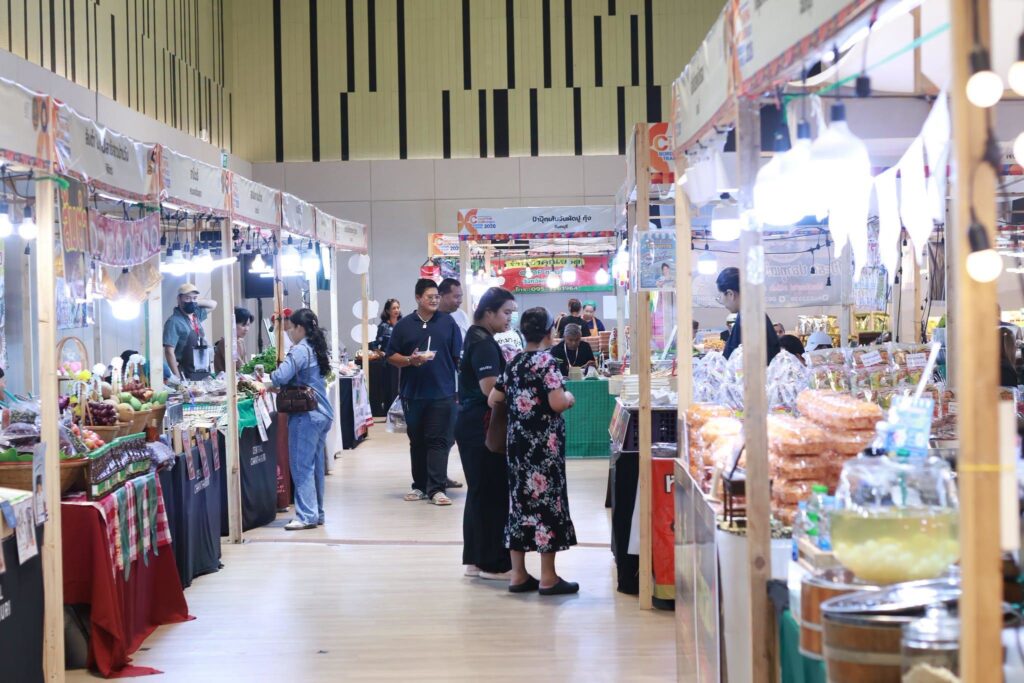LINE_ALBUM_36 กถท (20.6.69) ร่วมประชุมฯ ร่วมงาน มหกรรมการค้าฯ_260622_1
