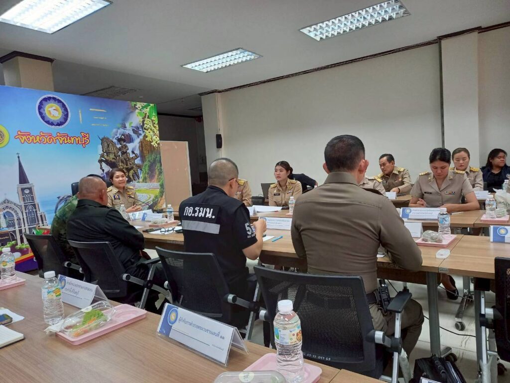 LINE_ALBUM_51. กคบ.(29.6.69) ประชุมความมั่นคงชายแดน_260630_2