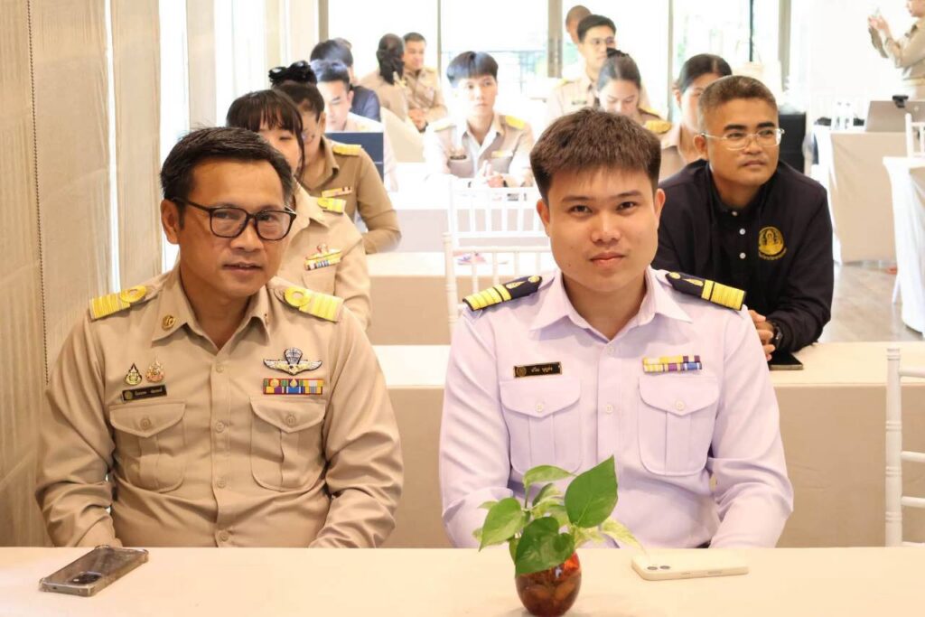 LINE_ALBUM_ฉ.2 กคบ.(3.8.69) เปิดหลักสูตรอาสาสมัครฝนหลวงฯ_260804_6