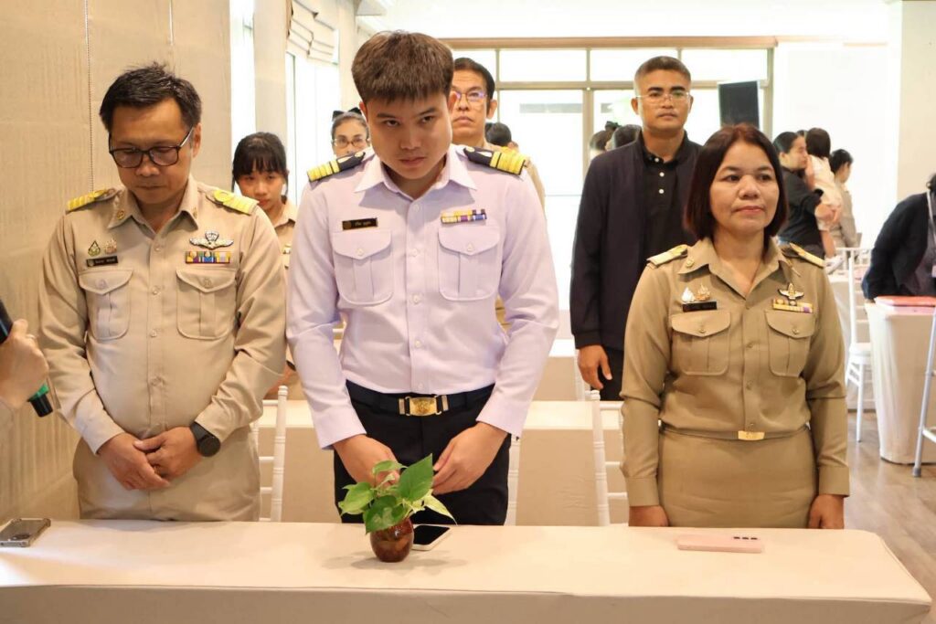 LINE_ALBUM_ฉ.2 กคบ.(3.8.69) เปิดหลักสูตรอาสาสมัครฝนหลวงฯ_260804_7
