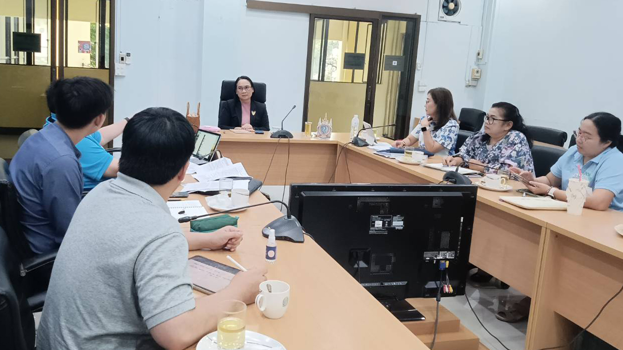 การประชุมหารือ เพื่อเตรียมความพร้อมในการชี้แจงโครงการพัฒนายกระดับเทคโนโลยีมาตรฐานและเครื่องมือห้องปฏิบัติการโรงเรือนแปลงผลิตพืชและการทดสอบทางการเกษตร (Doa Future Lab)