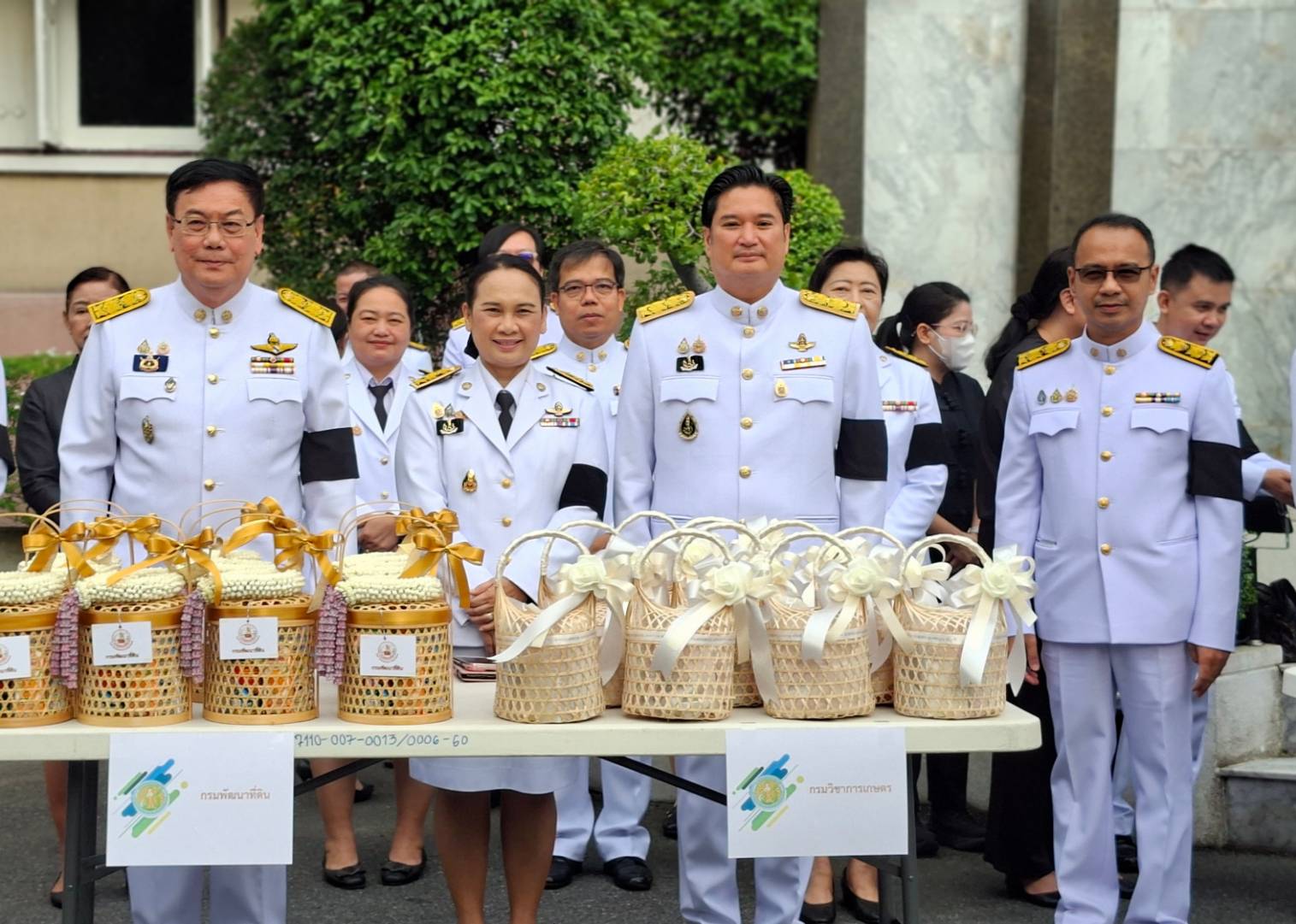 พิธีเจริญพระพุทธมนต์ฯ ทำบุญตักบาตร เนื่องในโอกาสรัชกาลที่ 6 สวรรคตครบ 100 ปี และสมเด็จเจ้าฟ้าเพชรรัตนฯ ประสูติครบ 100 ปี