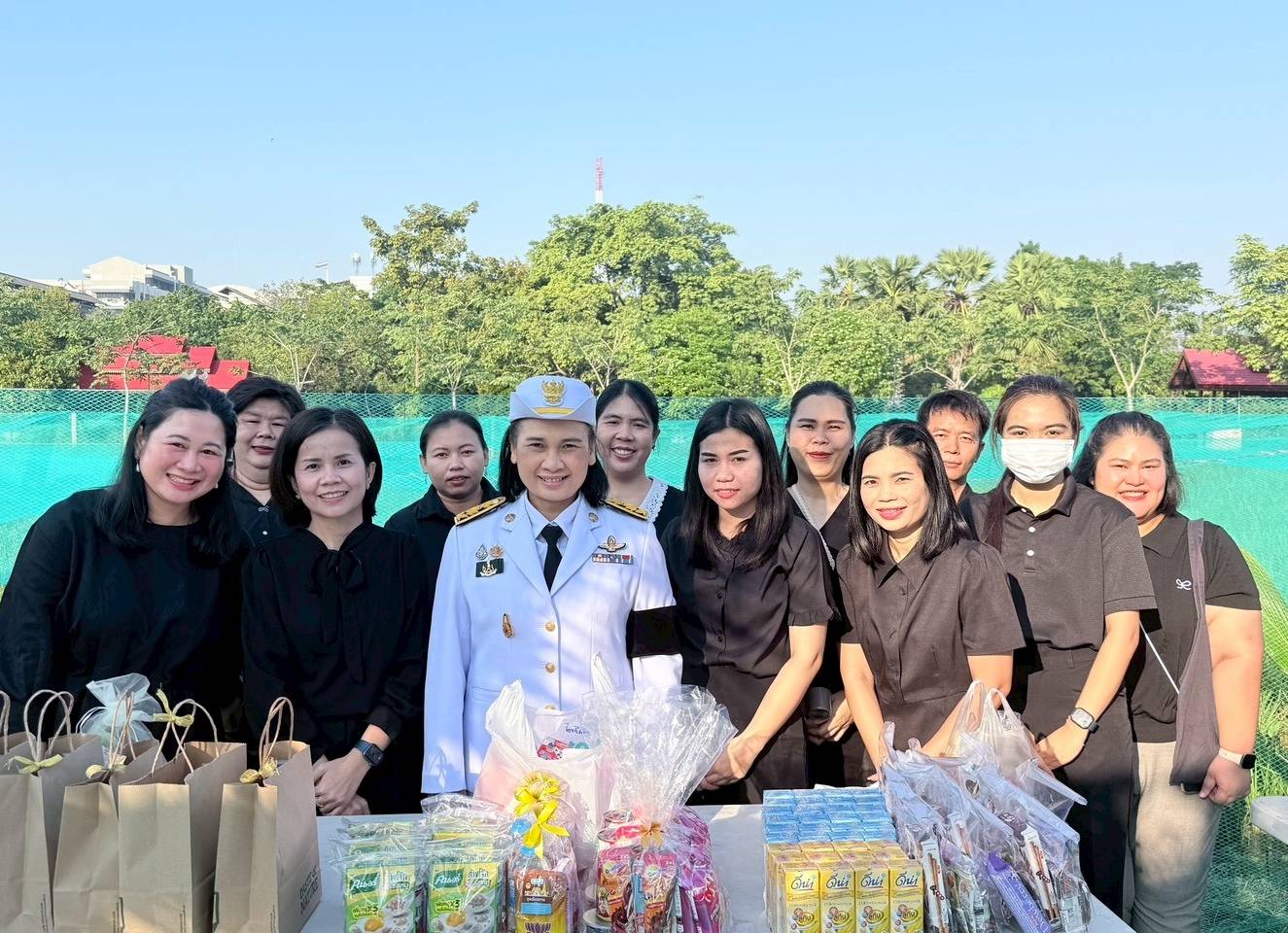 พิธีทำบุญตักบาตรและพิธีน้อมรำลึกวันคล้ายวันพระราชสมภพของพระบาทสมเด็จพระบรมชนกาธิเบศรมหาภูมิพลอดุลยเดชมหาราช บรมนาถบพิตร วันชาติ และวันพ่อแห่งชาติ ประจำปี 2568