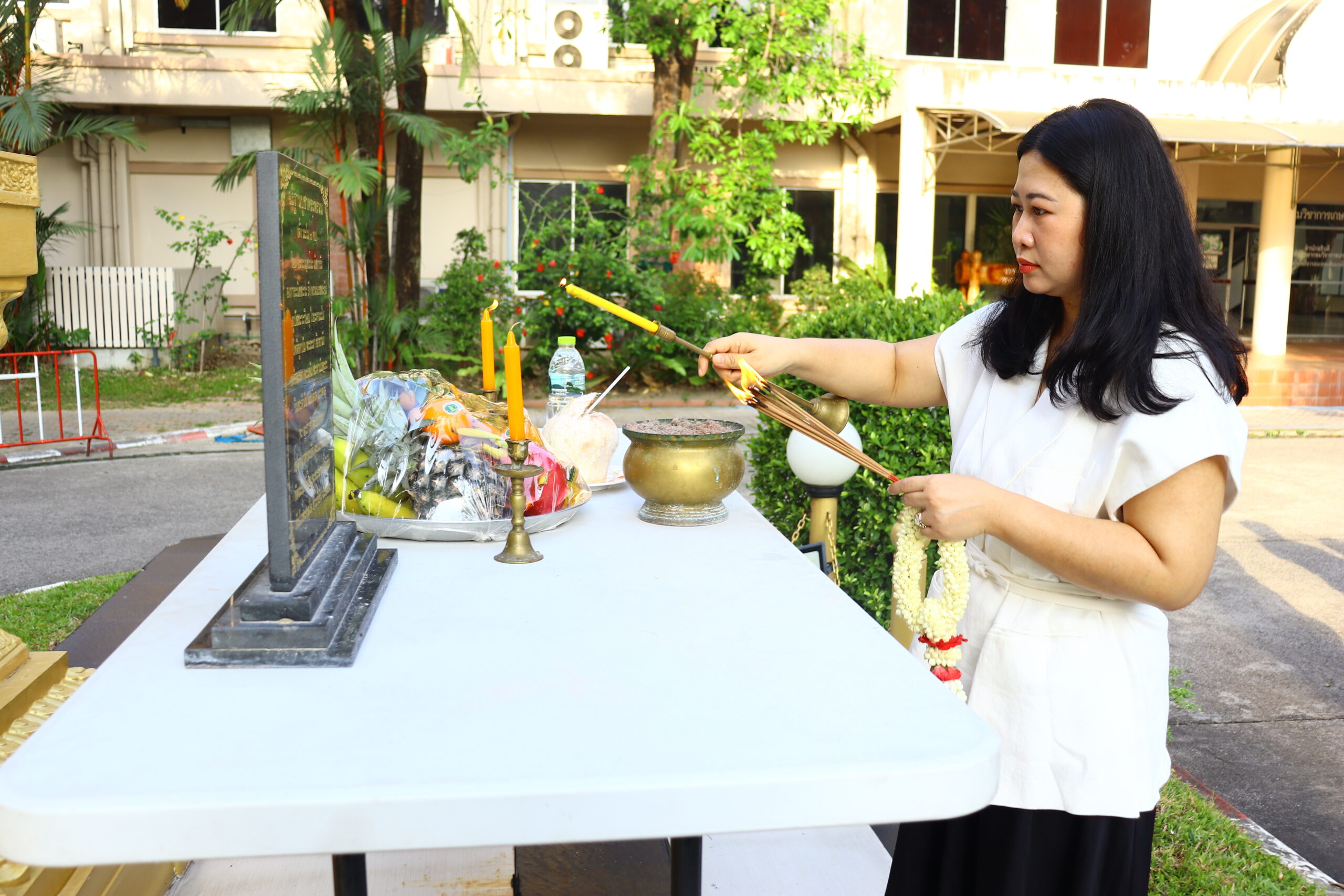 ผู้อำนวยการกองแผนงานและวิชาการ สักการะสิ่งศักดิ์สิทธิ์ประจำกรมวิชาการเกษตร เนื่องในโอกาสได้รับแต่งตั้งให้ดำรงตำแหน่งผู้อำนวยการกองแผนงานและวิชาการ