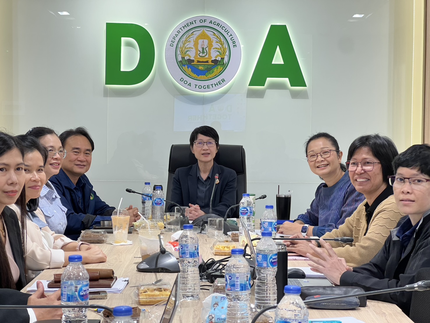 ประชุมหารือ เรื่อง แนวทางการถ่ายโอนภารกิจการรับรองมาตรฐานสินค้าเกษตรในระดับห้องปฏิบัติการ