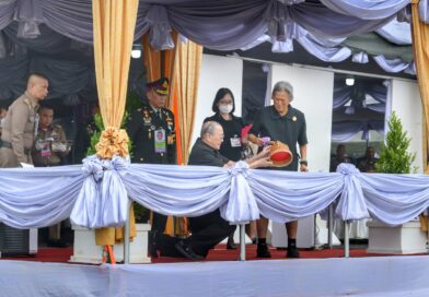 พลเอกหญิง สมเด็จพระกนิษฐาธิราชเจ้า กรมสมเด็จพระเทพรัตนราชสุดาฯ สยามบรมราชกุมารี เสด็จพระราชดำเนินเป็นการส่วนพระองค์ เพื่อทรงปลูกข้าว ณ แปลงสาธิตการเกษตร โรงเรียนนายร้อยพระจุลจอมเกล้า (จปร.) จังหวัดนครนายก