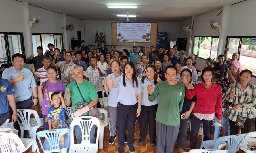 ศูนย์วิจัยและพัฒนาเมล็ดพันธุ์พืชเชียงใหม่ จัดประชุมชี้แจงโครงการ “App Tech” ที่ได้รับทุนสนับสนุนจากสำนักงานพัฒนา                    การวิจัยการเกษตร (สวก.) ที่มุ่งนำผลงานวิจัยด้านเทคโนโลยี              มาช่วยเพิ่มรายได้ให้เกษตรกร เมื่อวันที่ 17 ตุลาคม 2568                  โดยนางสาวกัณทิมา ทองศรี ผู้อำนวยการศูนย์วิจัยและพัฒนา             เมล็ดพันธุ์พืชเชียงใหม่ พร้อมทั้งนักวิชาการเกษตร และเจ้าหน้าที่ศูนย์ฯ ชี้แจงโครงการผลิตเมล็ดพันธุ์พืชตระกูลถั่วเพื่อเพิ่มศักยภาพการผลิตและยกระดับเศรษฐกิจชุมชนอย่างยั่งยืน ปี 2568                กิจกรรมที่ 1 : การผลิตเมล็ดพันธุ์ถั่วเหลืองเพื่อเพิ่มศักยภาพการผลิตและยกระดับเศรษฐกิจชุมชน เกษตรกรผู้เข้าร่วมโครงการ                  จำนวน 62 ราย ณ หอประชุมหมู่บ้านเหมืองลึก ตำบลโป่งแพร่           อำเภอแม่ลาว จังหวัดเชียงราย