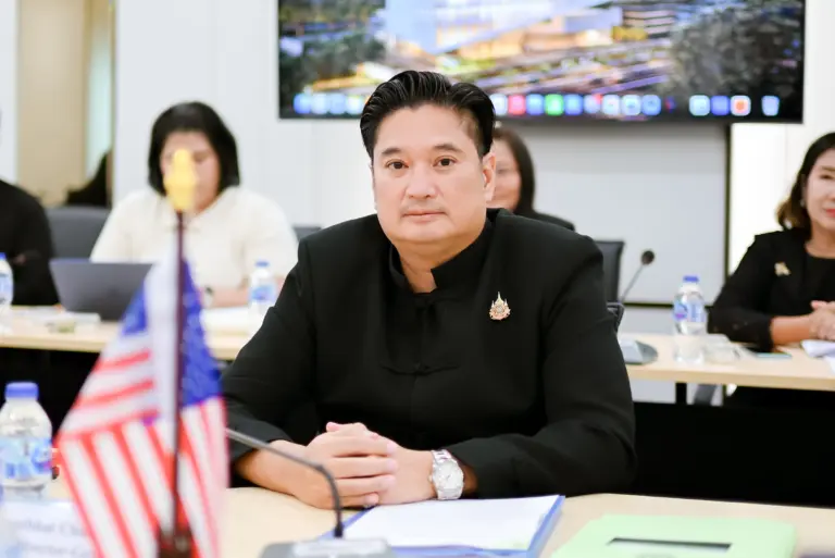 อธิบดีกรมวิชาการเกษตร ให้การต้อนรับอัครราชทูตที่ปรึกษาฝ่ายการเกษตร ประจำสถานเอกอัครราชทูตสหรัฐอเมริกาประจำประเทศไทย พร้อมด้วยผู้แทนจากหน่วยงาน U.S. Grains and Bioproducts Council (USGBC)
